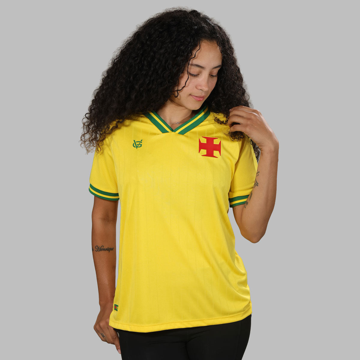 https://images.tcdn.com.br/img/img_prod/1006590/blusa_vasco_canaria_da_colina_feminina_1_20260528224413_bf20b3f9916d.jpg