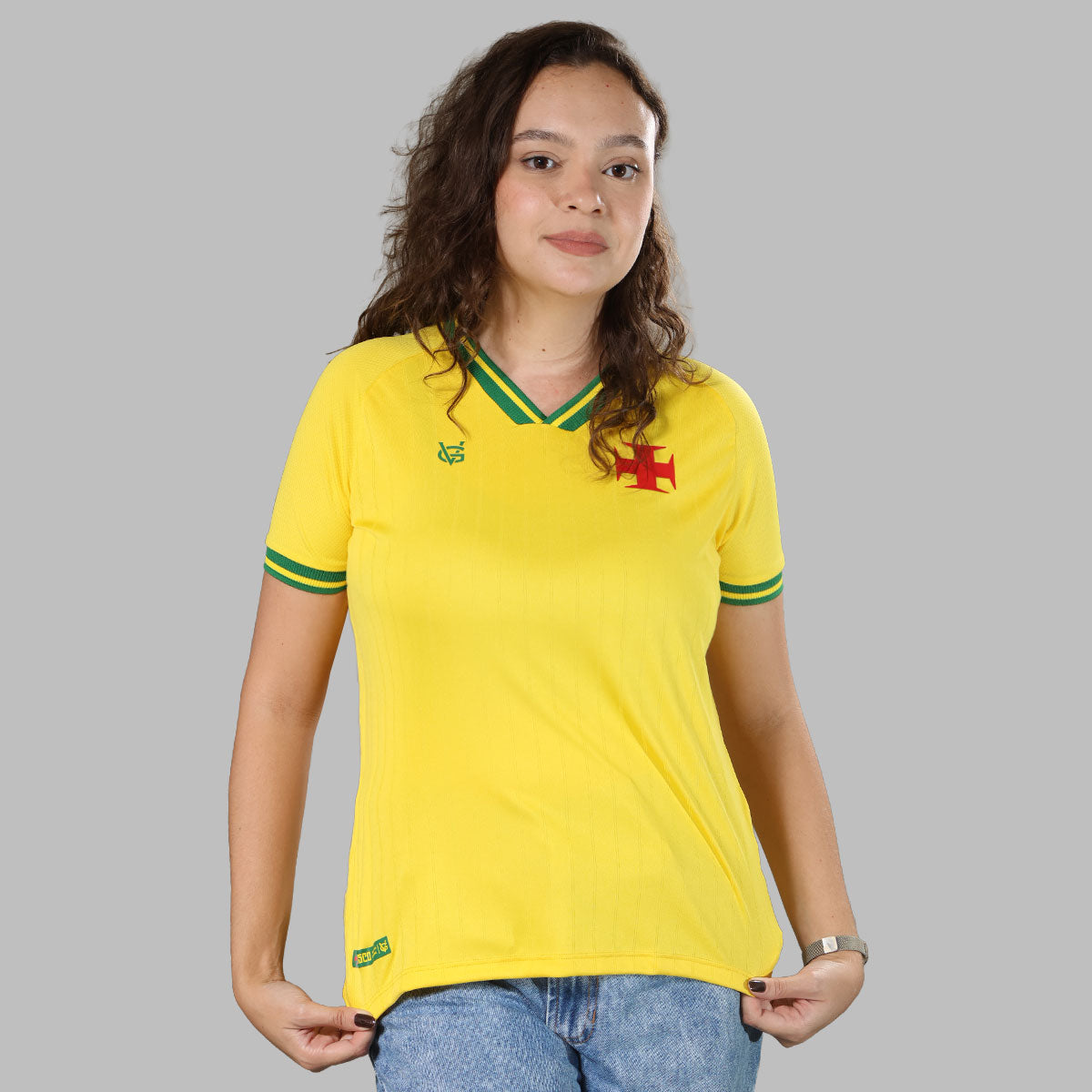 https://images.tcdn.com.br/img/img_prod/1006590/blusa_vasco_canaria_da_colina_feminina_1_20260528235203_4958c4e21a8a.jpg