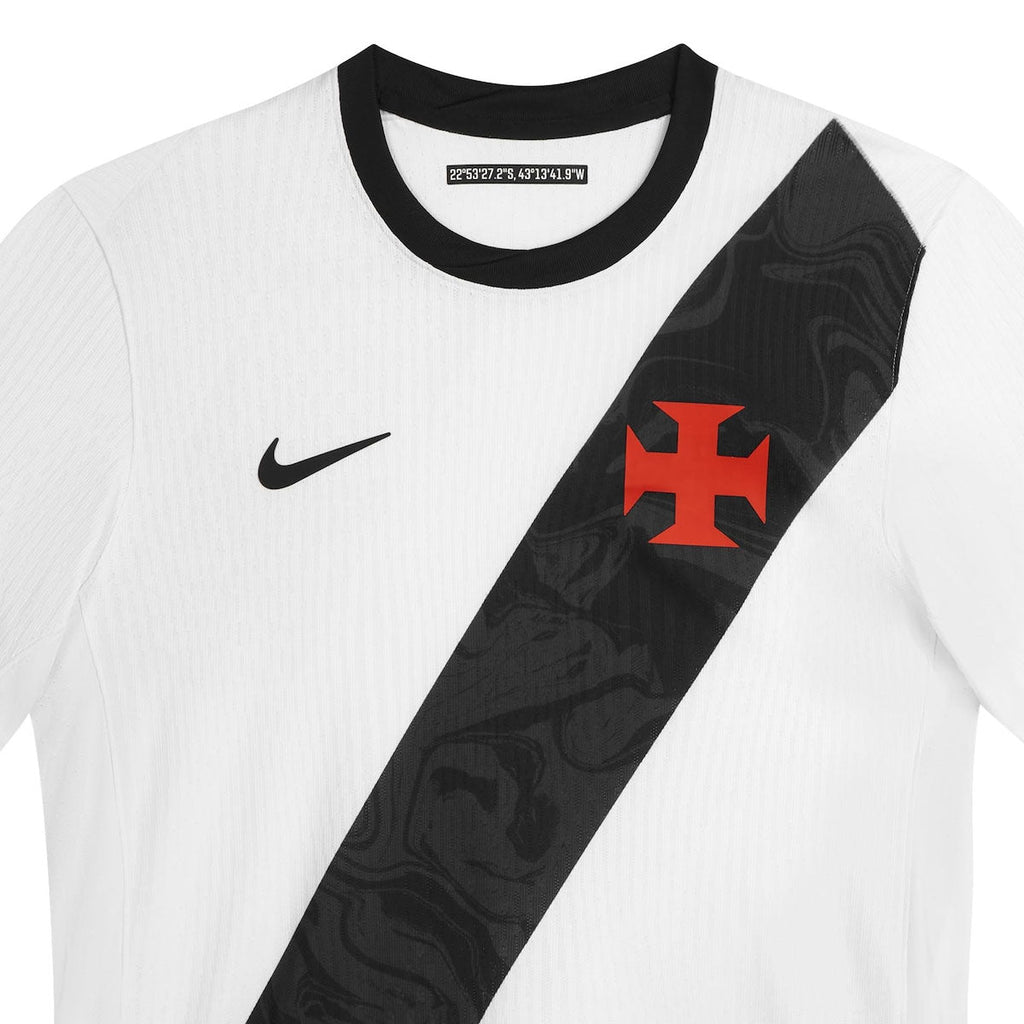 https://images.tcdn.com.br/img/img_prod/1006590/camisa_vasco_away_26_jogador_3_20260522110227_57213170eae2.jpg