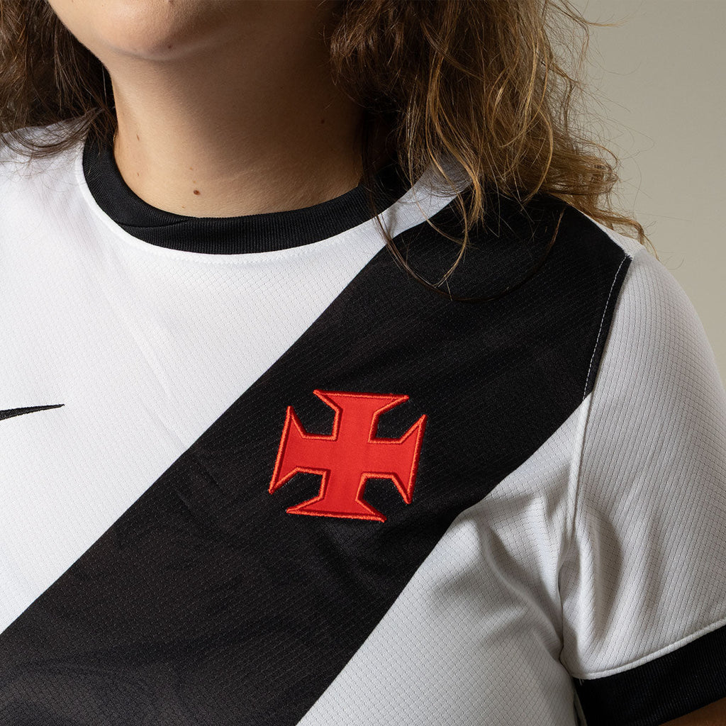 https://images.tcdn.com.br/img/img_prod/1006590/camisa_vasco_nike_away_26_torcedora_feminina_3_20260522110227_bbc02ffa98e5.jpg