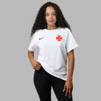 https://images.tcdn.com.br/img/img_prod/1006590/camisa_vasco_nike_travel_feminina_1_20260522110228_8eae16cf4f25.jpg