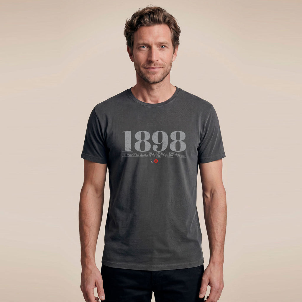 https://images.tcdn.com.br/img/img_prod/1006590/camisa_vasco_reserva_1898_masculina_chumbo_1_20260522105730_5b01830f9eab.jpg