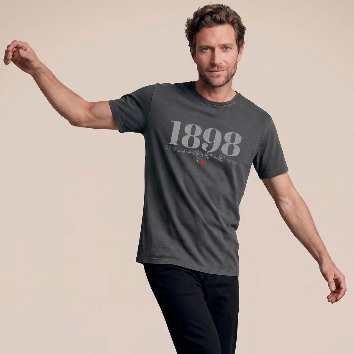 https://images.tcdn.com.br/img/img_prod/1006590/camisa_vasco_reserva_1898_masculina_chumbo_2_20260522105730_62911bfd7e4b.jpg