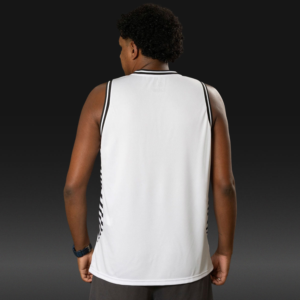 https://images.tcdn.com.br/img/img_prod/1006590/regata_vasco_resistiremos_masculina_branca_4_20260522105615_fec01dff2e51.jpg