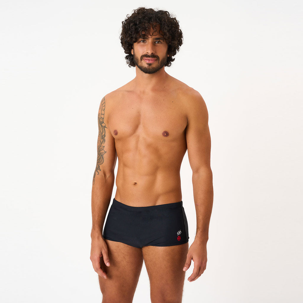 https://images.tcdn.com.br/img/img_prod/1006590/sunga_blueman_vasco_army_fit_preta_4781_1_52b4f6d87bc396bac4e9a97d2487f26e_20260522105536.jpg