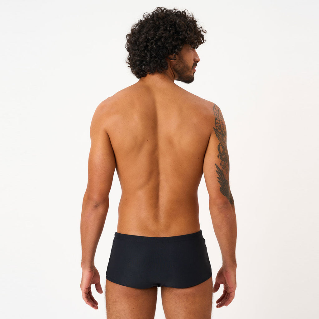 https://images.tcdn.com.br/img/img_prod/1006590/sunga_blueman_vasco_army_fit_preta_4781_2_abf82b5c6f78513fb407baaa0f5dc0ad_20260522105537.jpg